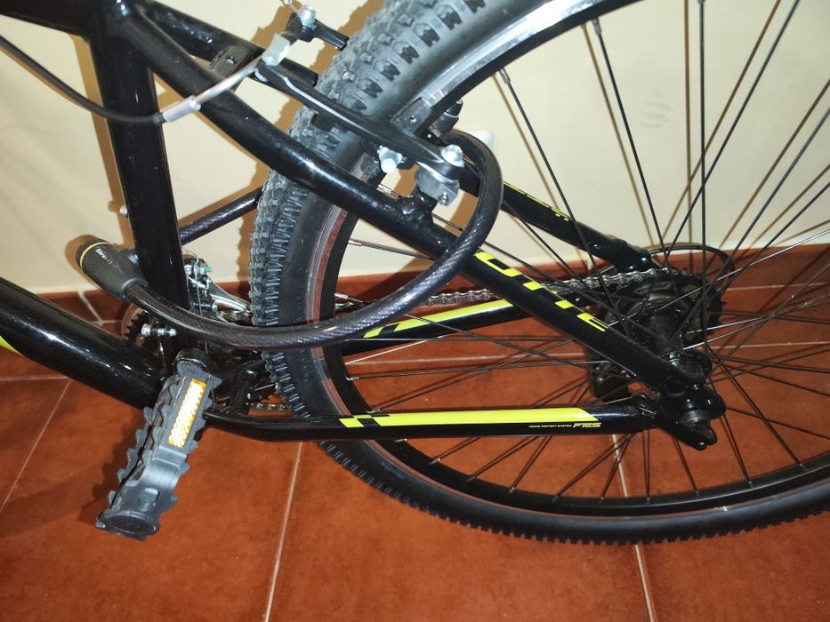 OTTE Kosmo 27.5' Mountain Bike (M - Black / Yellow)