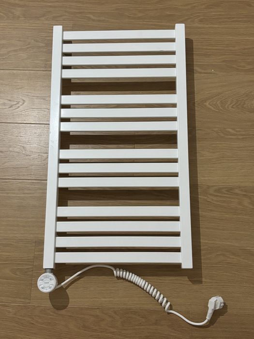 Grzejnik łazienkowy elektryczny TERMA Marlin | biały 78x43 | grzałka