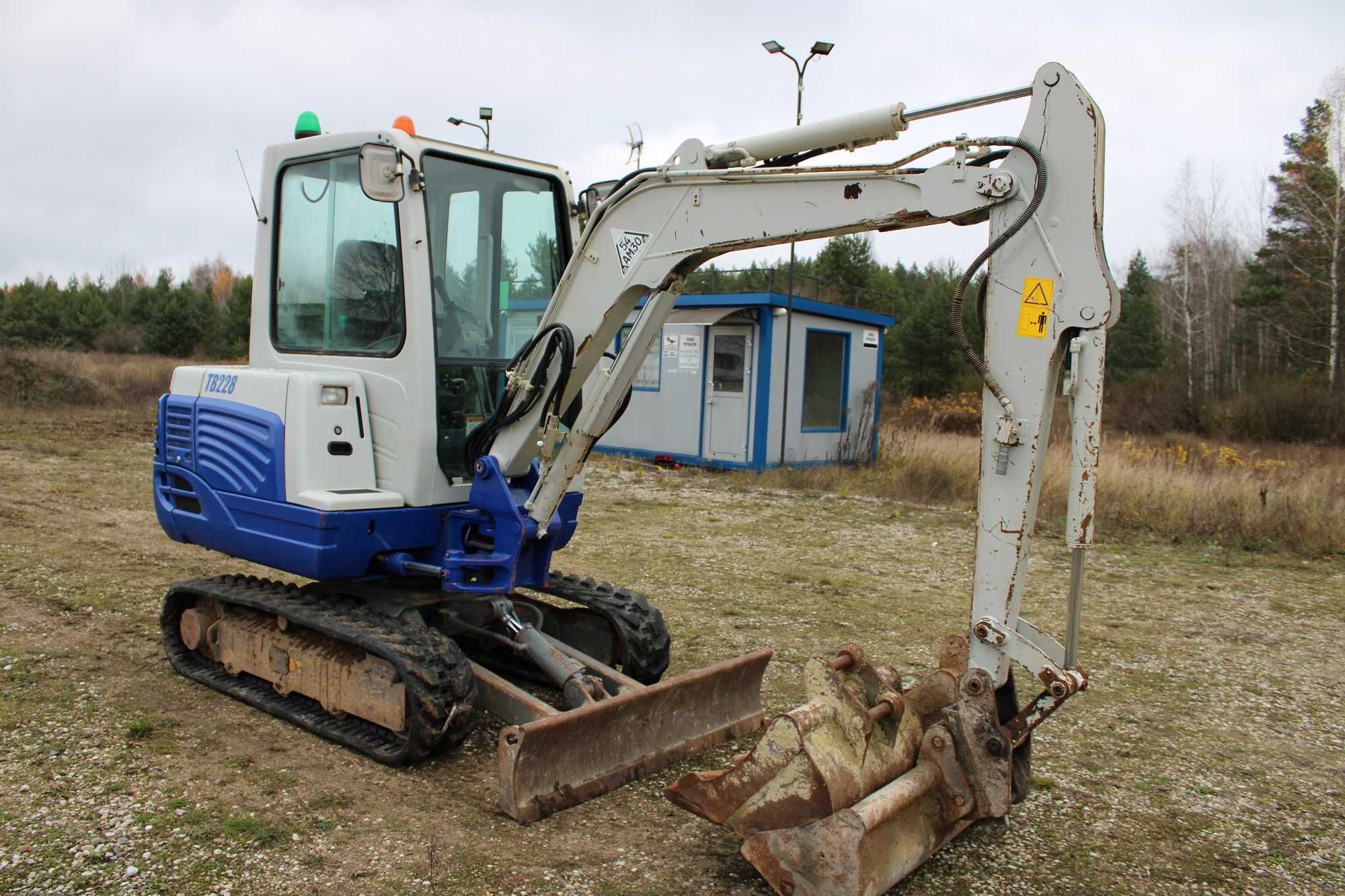 Wynajem minikoparki 1.6T - 3T wypożyczalnia koparki bez operatora