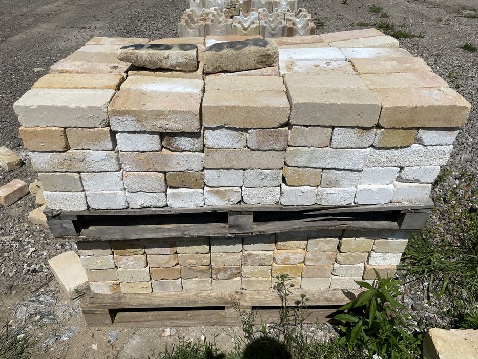 Cegła szamot Cegła szamotowa po rozbiórce Transport