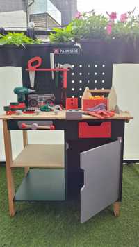 Warsztat dla dzieci Lidl plus skrzynka na narzędzia i wkrętarka.