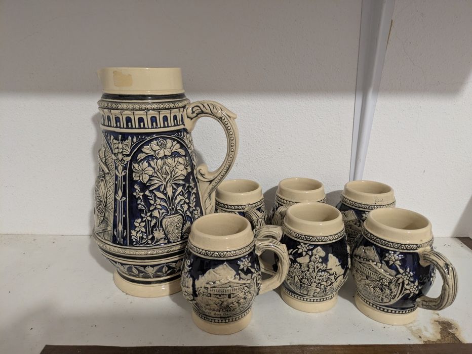 Conjunto de loiça decorado