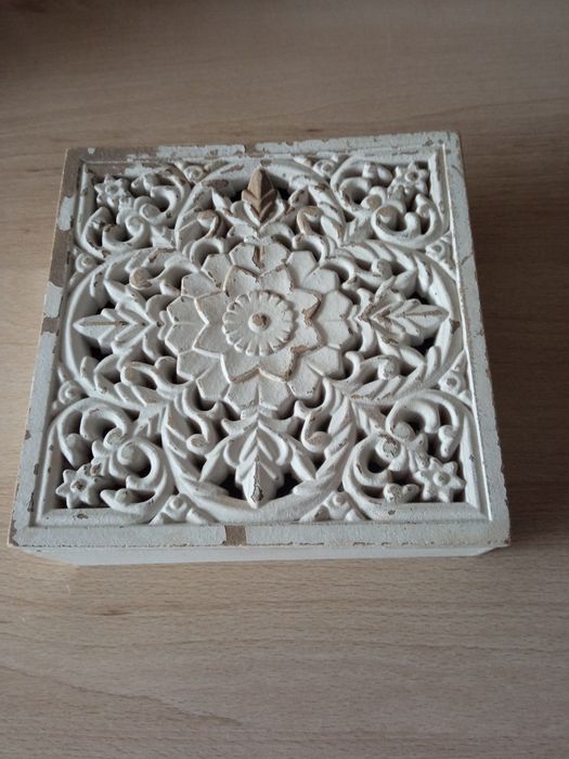Pudełko, szkatułka 16*16*6 cm.