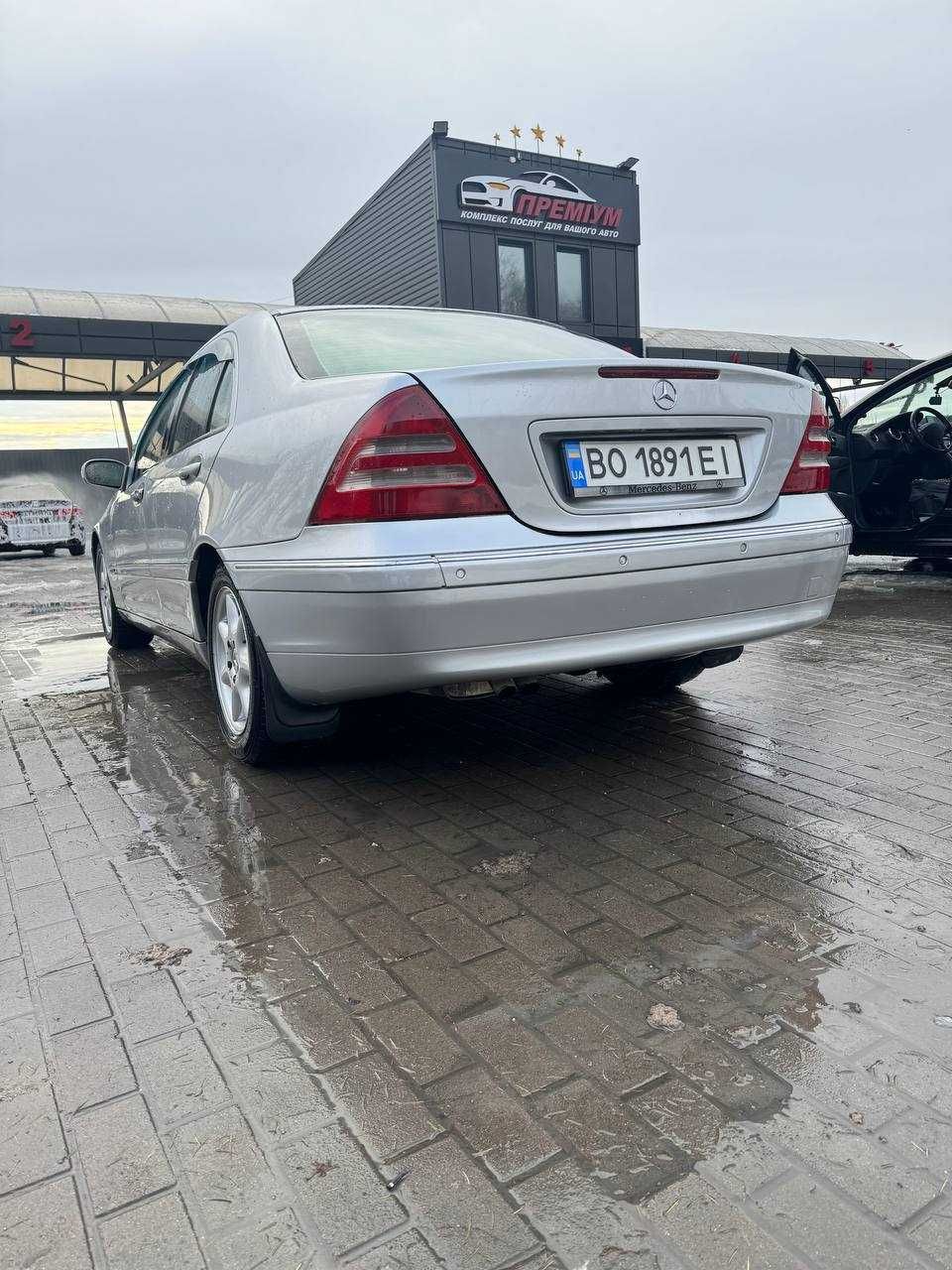Mercedes-Benz в гарному стані