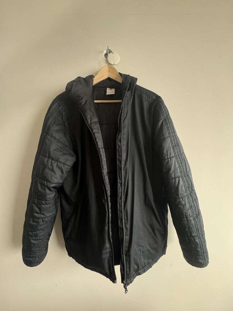 Casaco preto Adidas com capuz