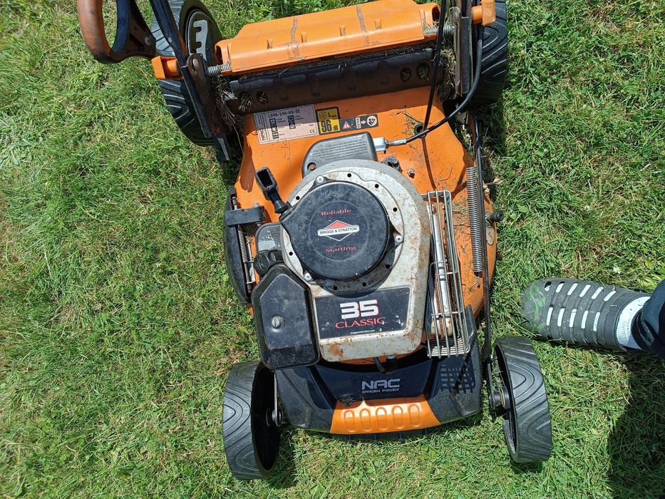 Kosiarka NAC z silnikiem briggs&statton z napędem