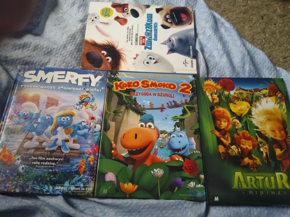 Bajki-książka z filmem Artur i Minimki Smerfy KokoSmoko 2 DVD