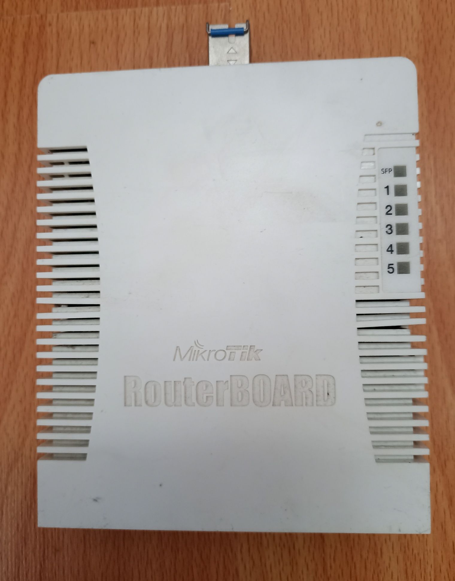 Комутатор MikroTik RB260GS