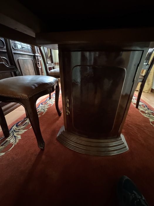 Mesa de Jantar em Nogueira Maciça com Armazenamento + 6 cadeiras