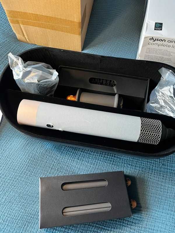 D yson Airwrap Multi-Styler Complete Long HS05