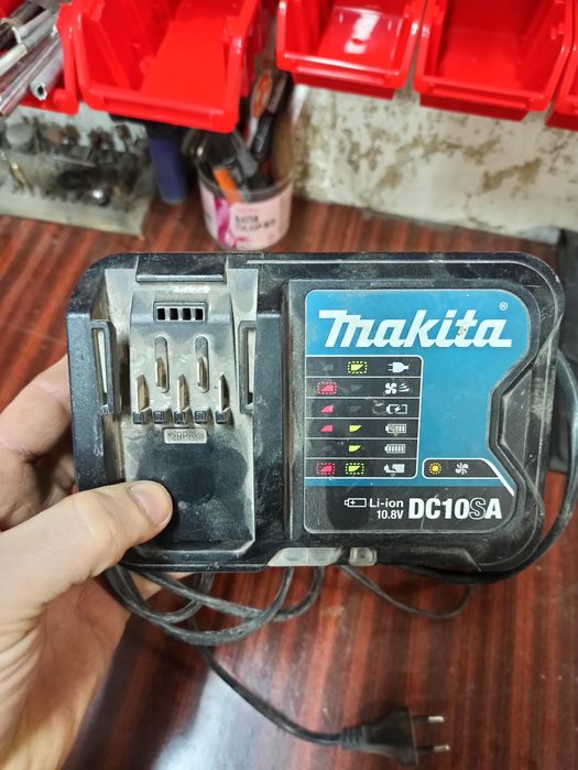 Набір шуруповертів макіта .