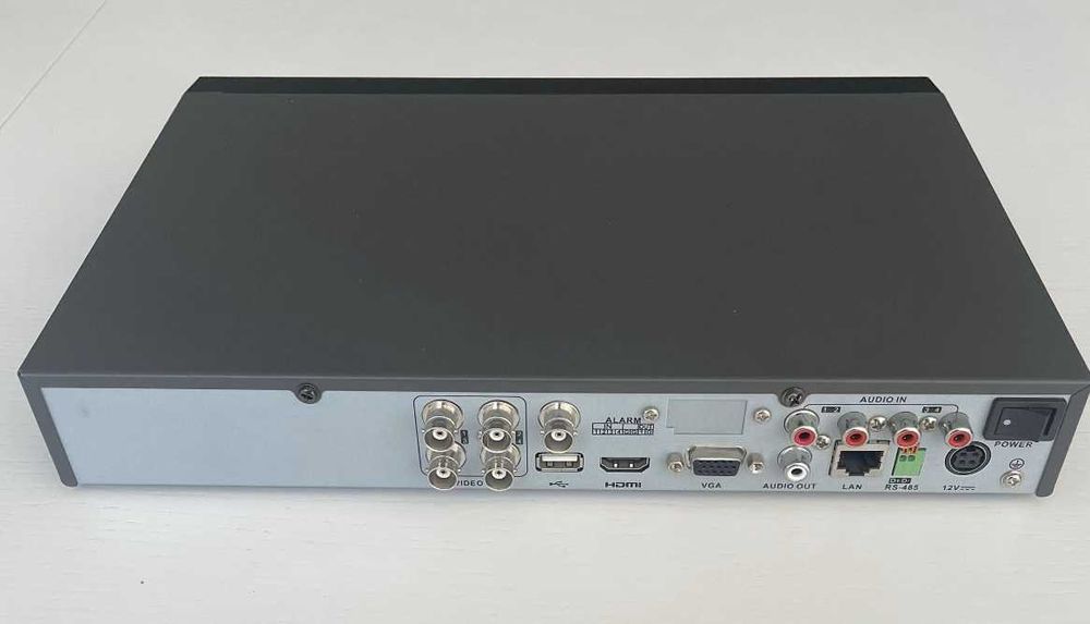 Видеорегистратор Hikvision DS-7204HFI-SH  HDD 1 TB