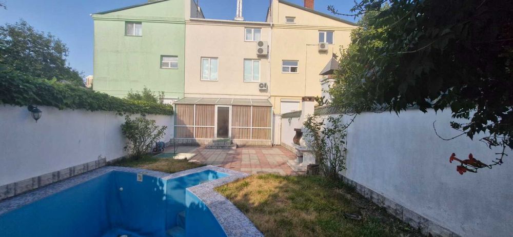 Дом (Таунхаус) на 7 станции Большого Фонтана!