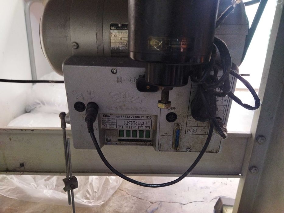 Maquina de ponto corrido