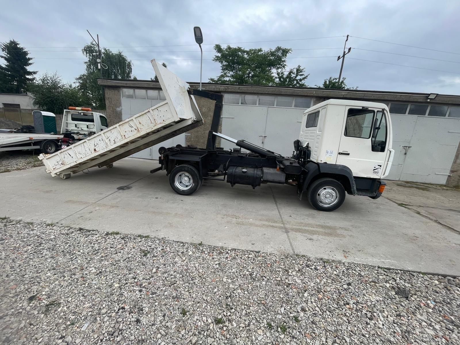 MAN L2000 hakowiec | 4x2 | niski przebieg