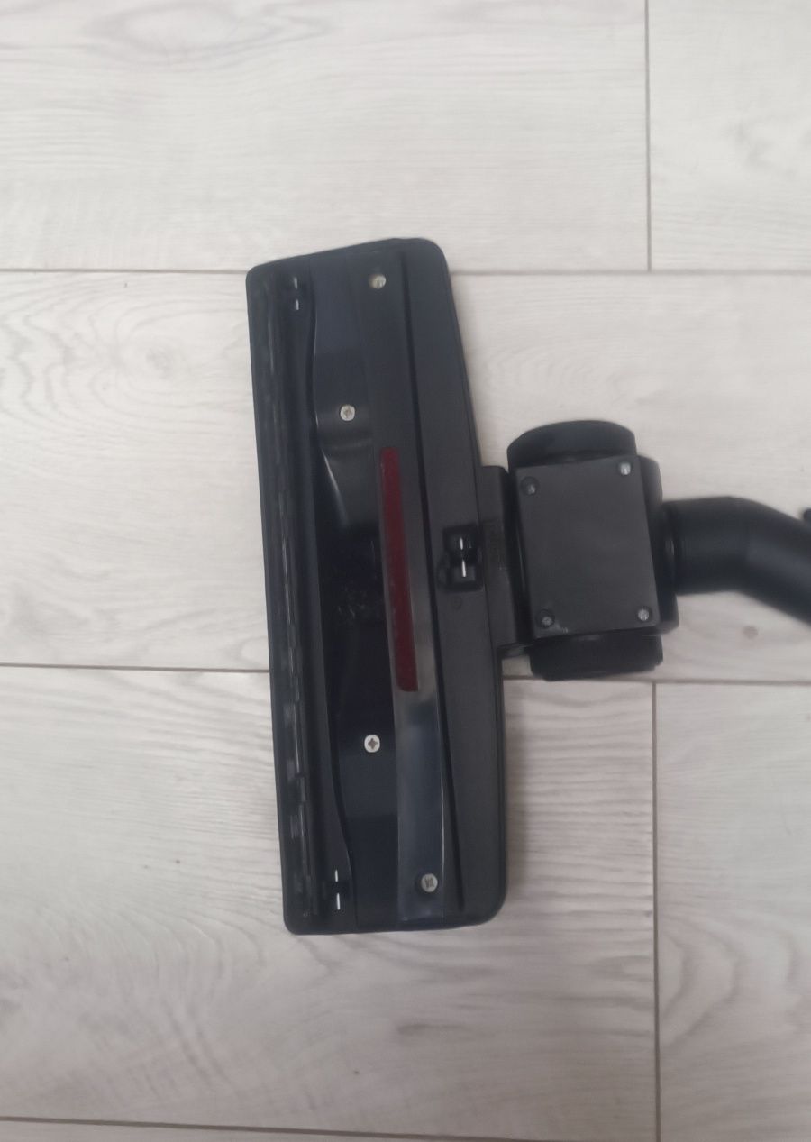 Щітка для пилисоса Karcher.