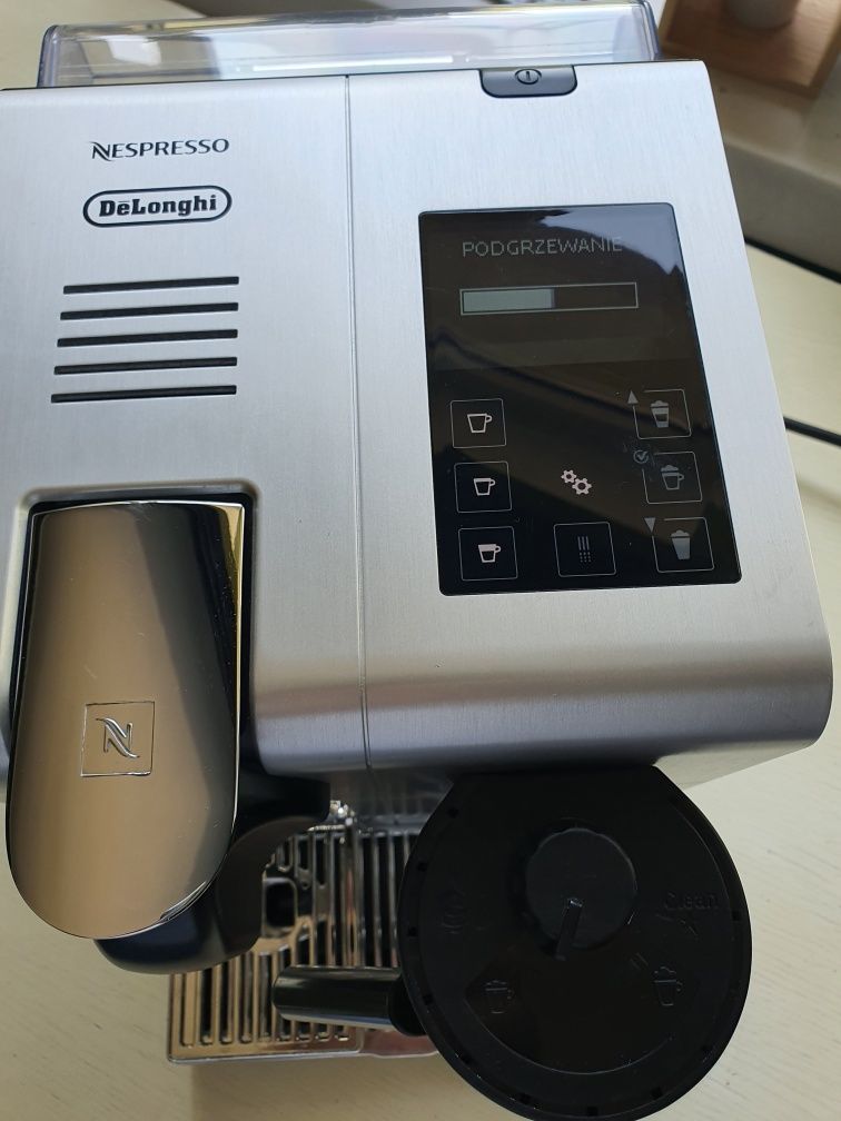 Nespresso - De Longhi Lattissima Pro model EN750.MB