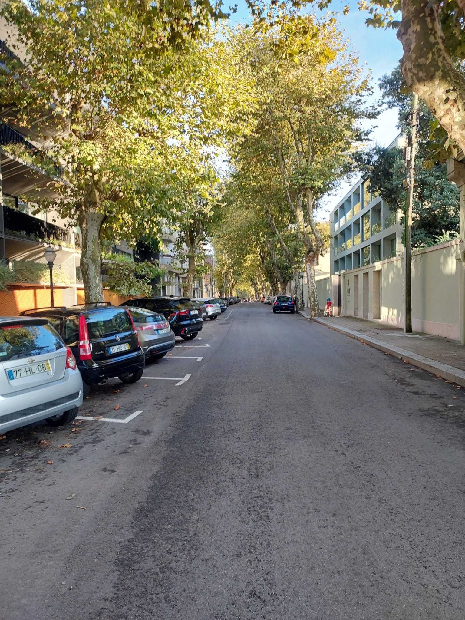 Lugar estacionamento Rua de Gondarém - Porto - Próximo Hotel Vila Foz