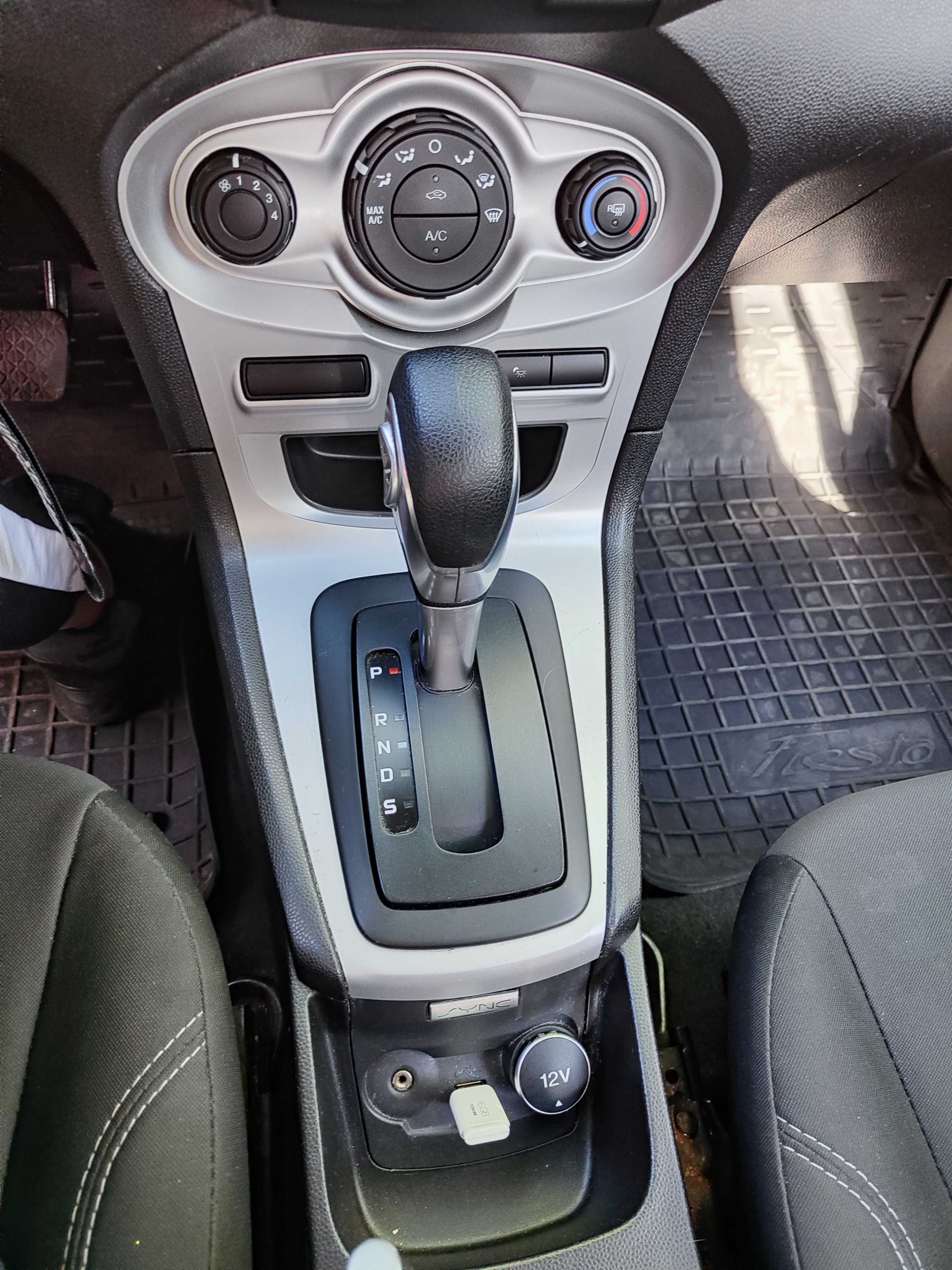 Автомобиль Ford Fiesta, автомат, 1.6