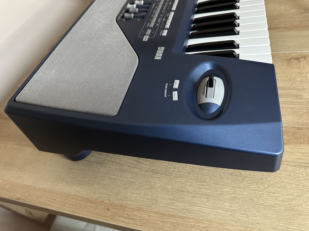 Korg PA800 синтезатор