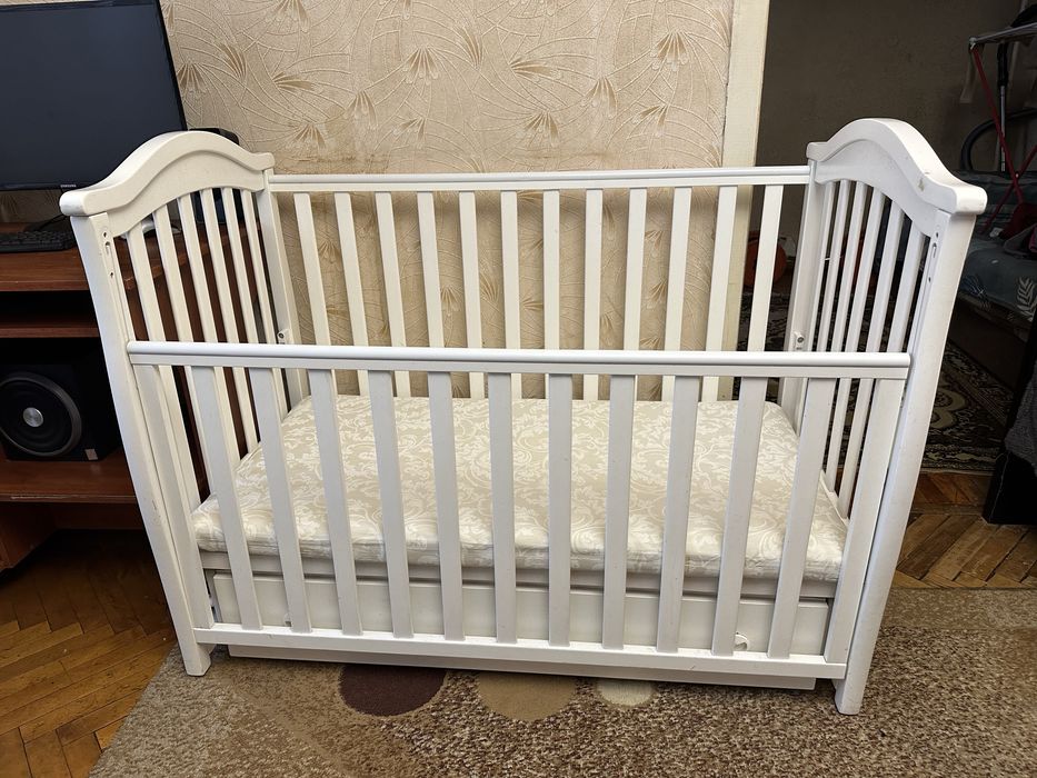 Кроватка детская Верес с маятником и ящиком