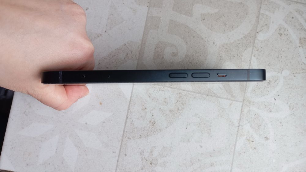 Терміново! Смартфон Iphone 13 128 gb midnight