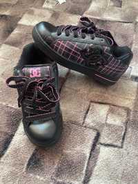 Dc shoes    Y2k sk8