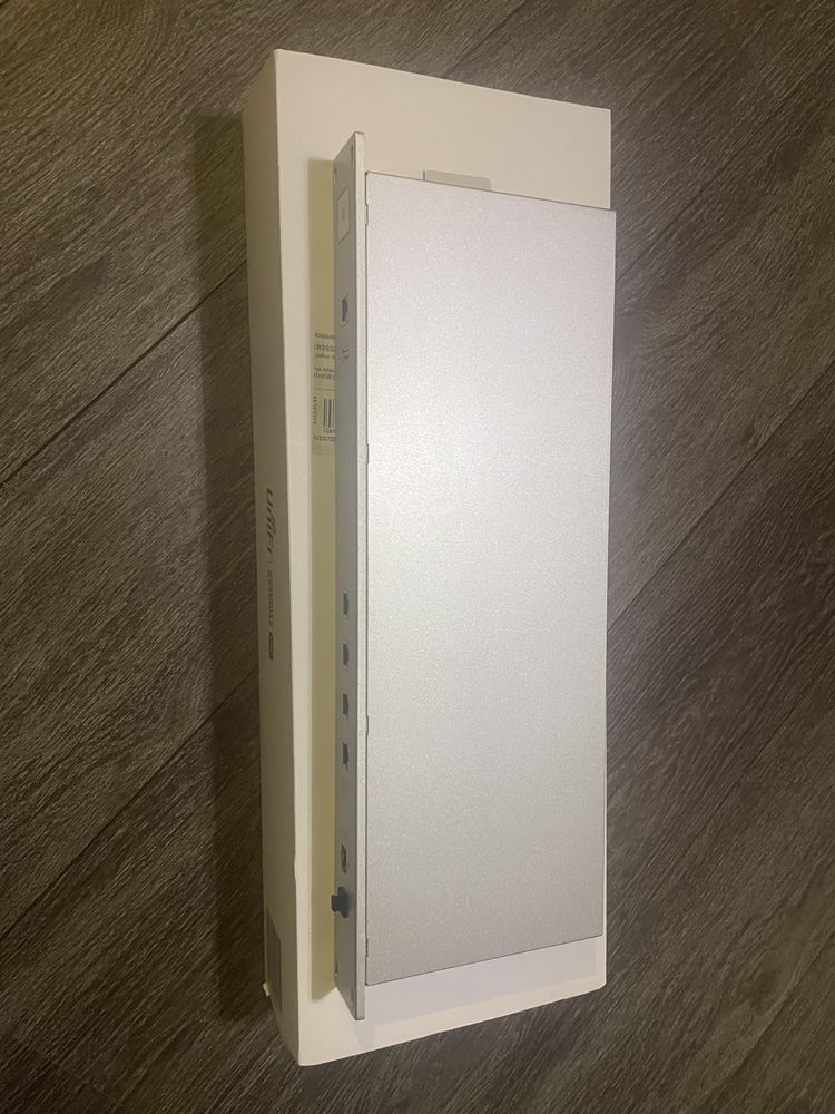 Маршрутизатор Ubiquiti USG-PRO-4