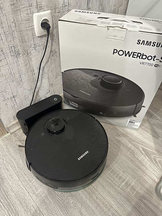 Робот-пилосос миючий Samsung VR7700
