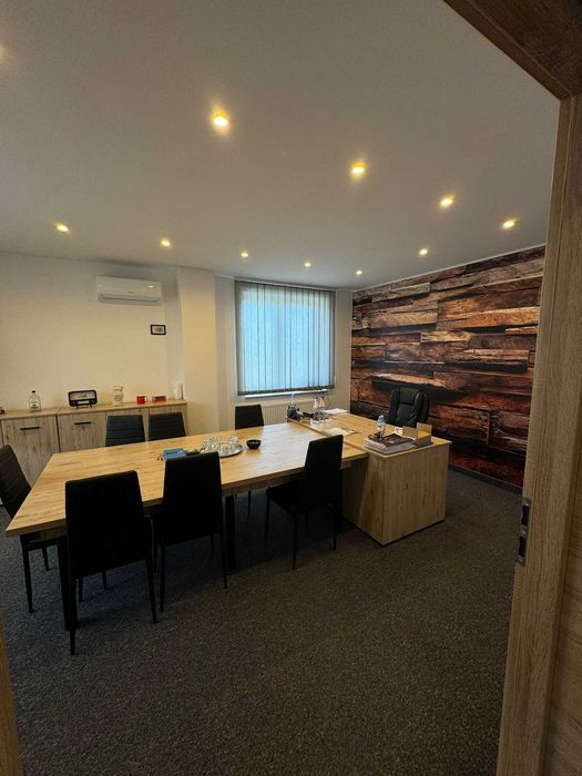 Hala/ Magazyn/ Obiekt z biurami oraz pomieszczeniami socjalnymi