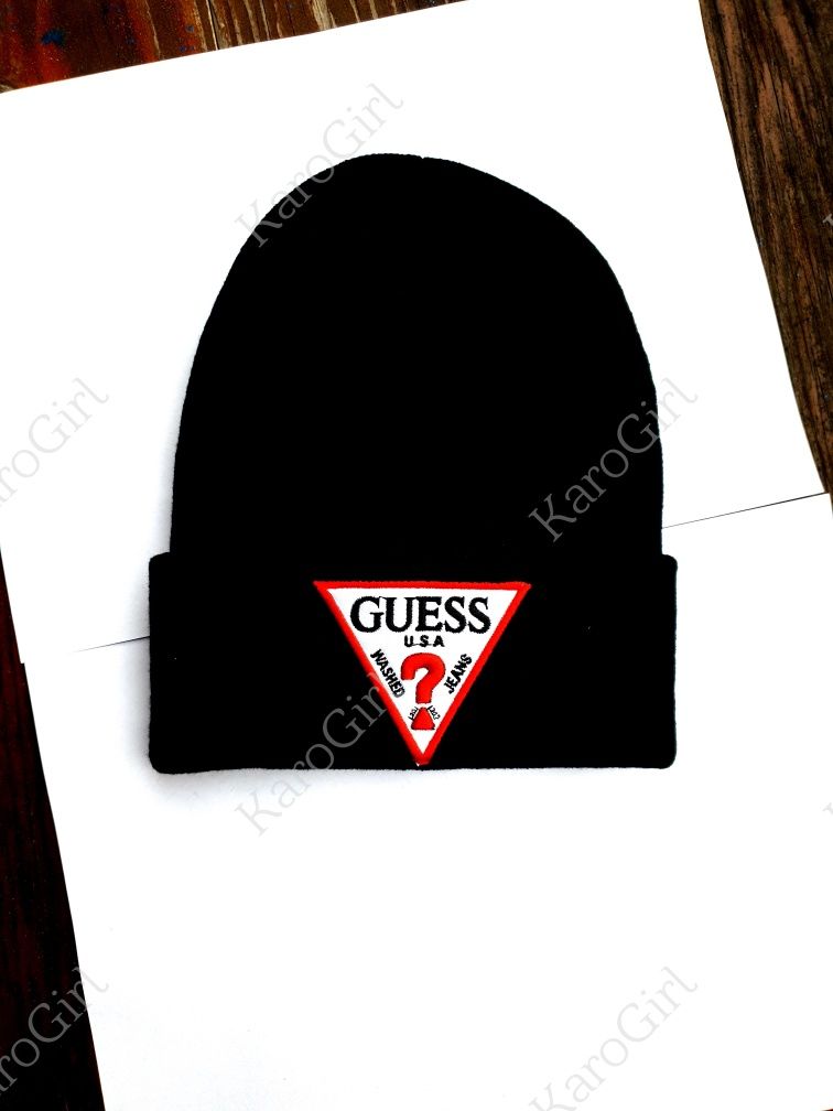 Czapka czarna Guess jesienno-zimowa