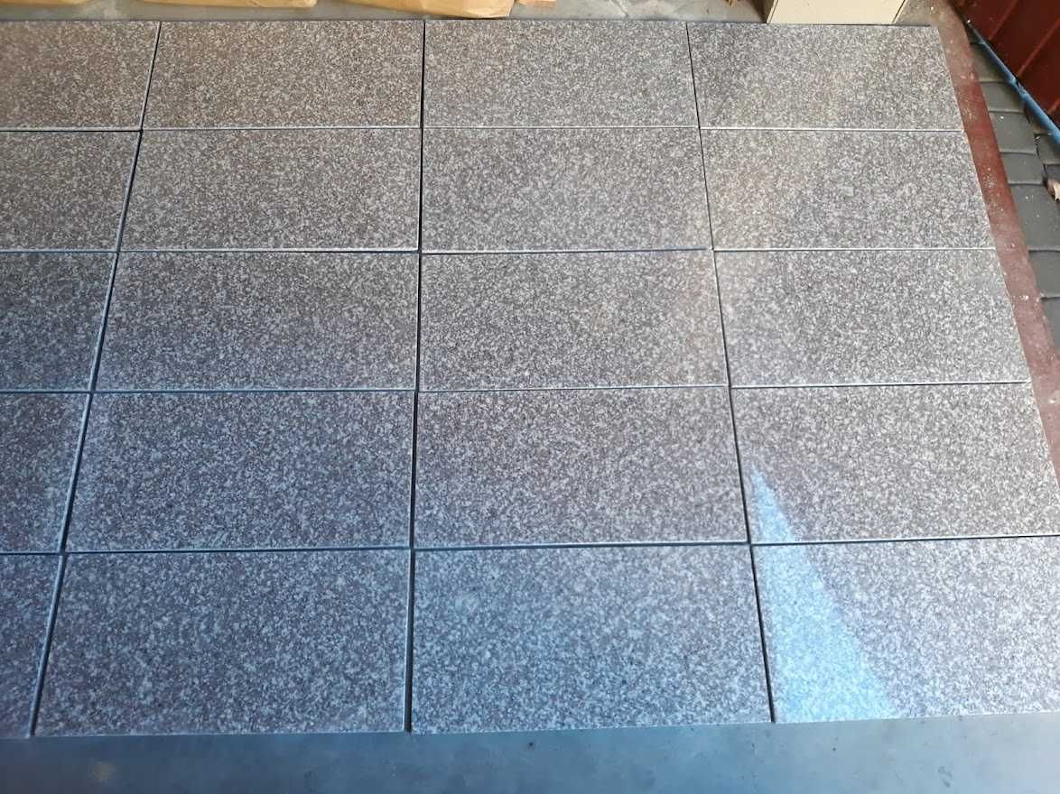 Płytki granitowe 61x30.5x1cm brąz królewski G664 polerowane