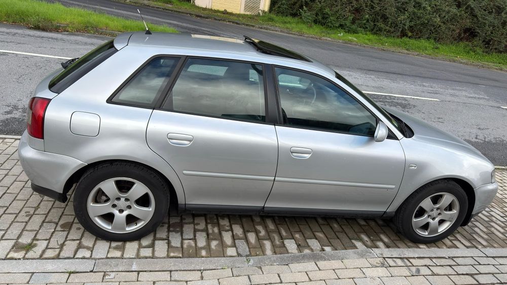 Audi a3 1.9 tdi 130cv m6 sport teto abrir Estofos em pele