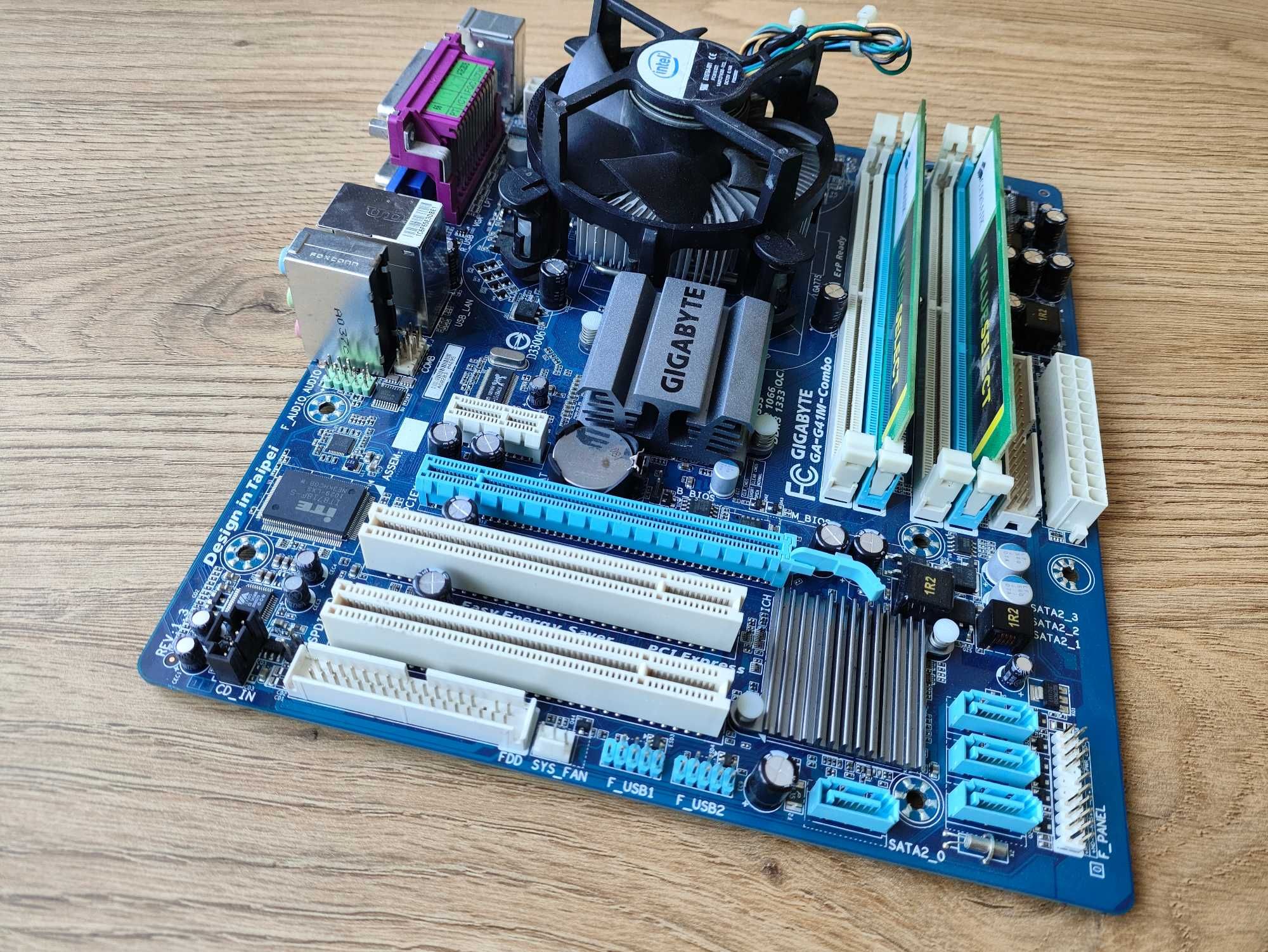 GIGABYTE GA-GM41-Combo +Intel Dual Core E5700 + 4GB DDR3