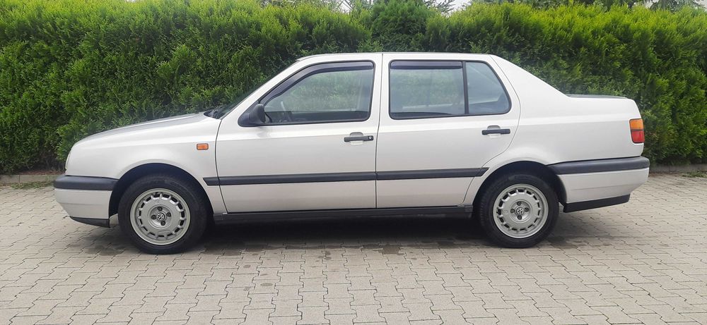 Volkswagen Vento 1.8 benzyna automat stan Perfekcyjny 64 tys.km