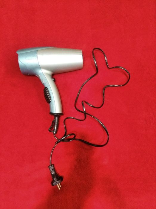 Suszarka do włosów BALANCE 2kW, sprawna,7 funkcji, 20zł