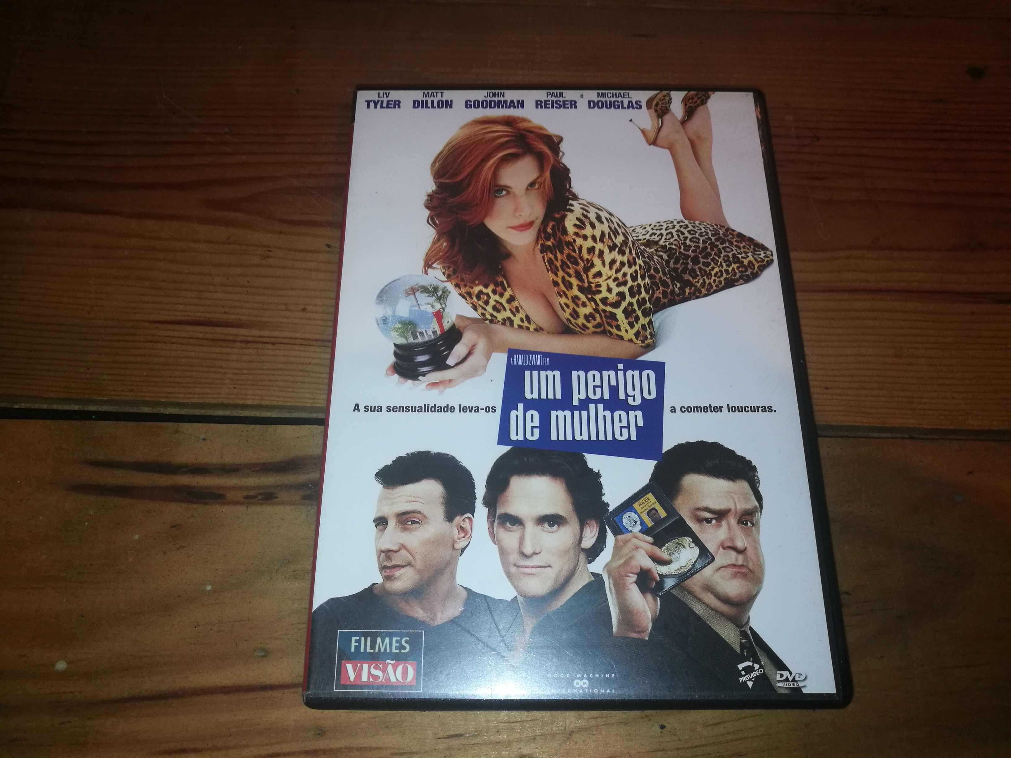 UM PERIGO DE MULHER	DVD (legendagem em Português)