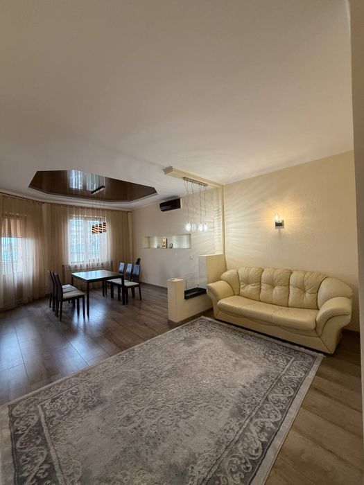 Продаж квартири 4 к.в котеджі Достоєвського напроти 7 гімназіі