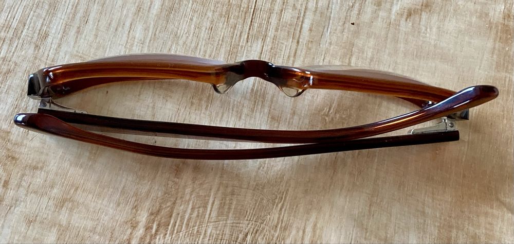 Armação de óculos marca Fidelity (Multióticas)