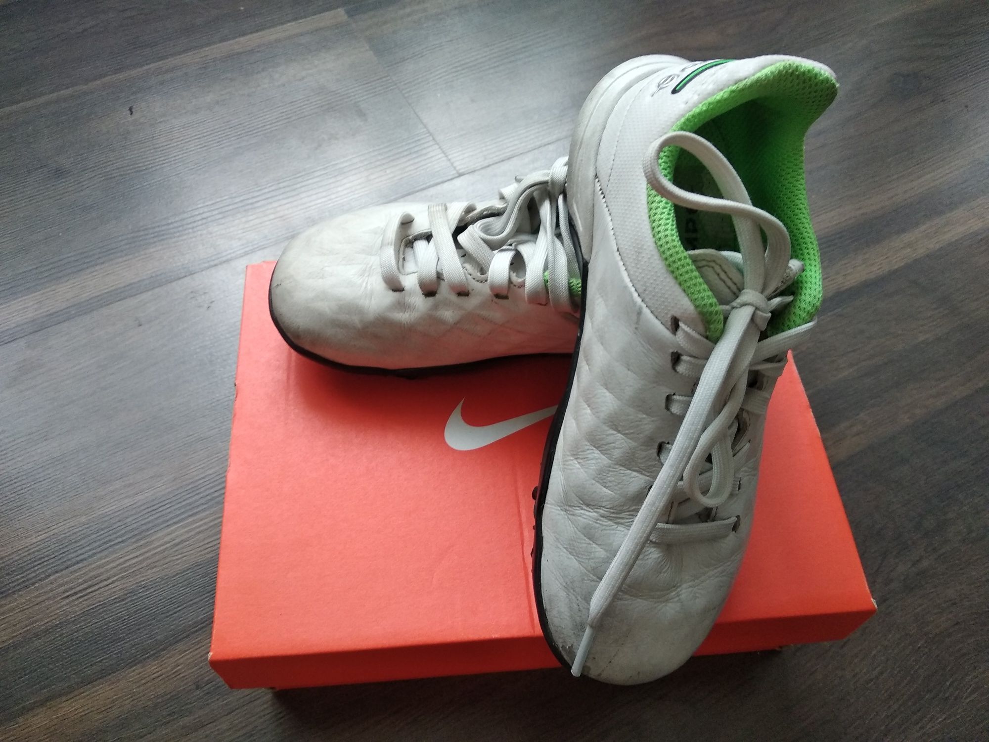 Кросівки футбольні сороконіжки Nike 17.5см