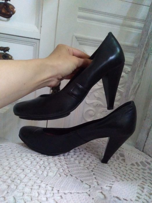 Skórzane półbuty czółenka damskie buty pantofle na obcasie rozmiar 38