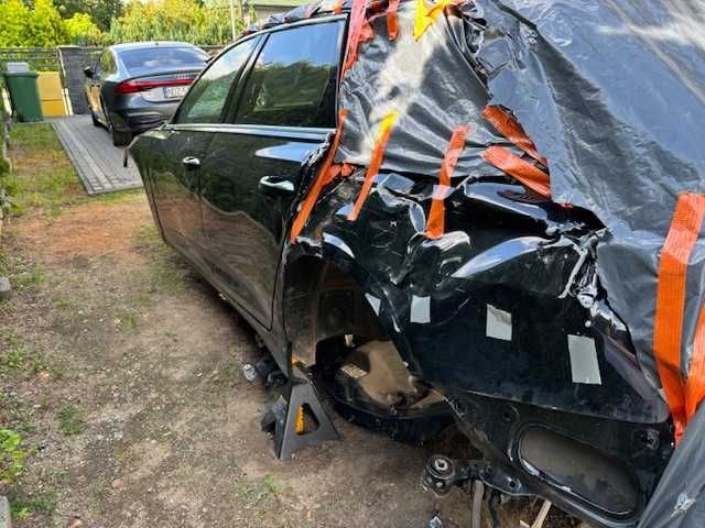 ćwiartka próg słupek pas wanna Audi A6 C8 4K kombi LY9T