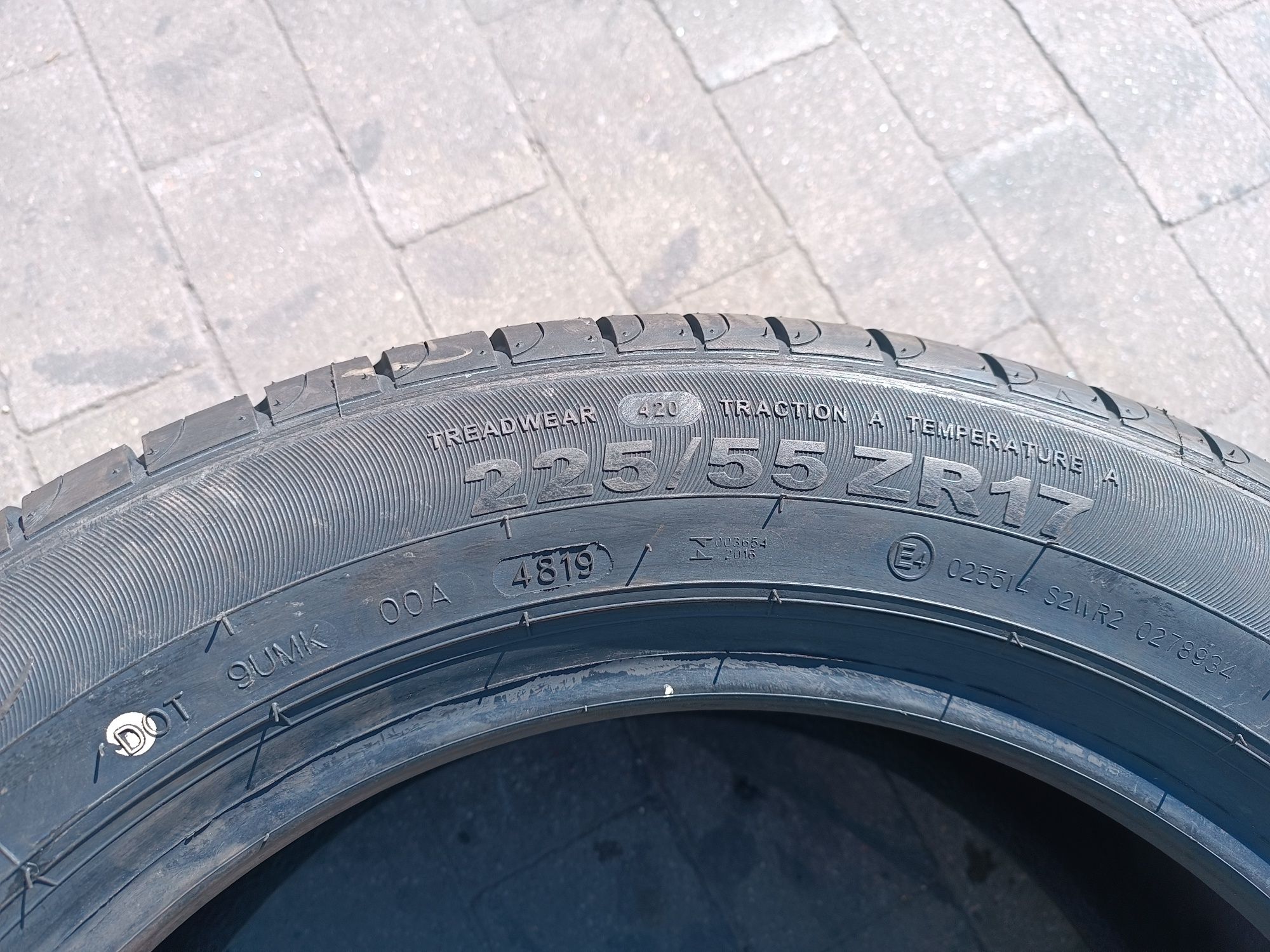225/55R17 GT Radial Champiro FE1
