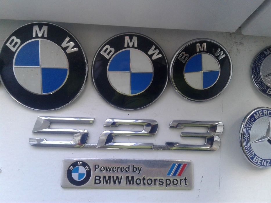 BMW 5 F10 F11 LCI Nerka w Zderzak Przód Przedni Znaczek Logo Napis 523
