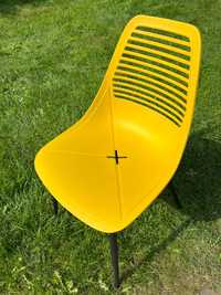 Krzesło nowoczesne odcienie żółtego metalowe nogi