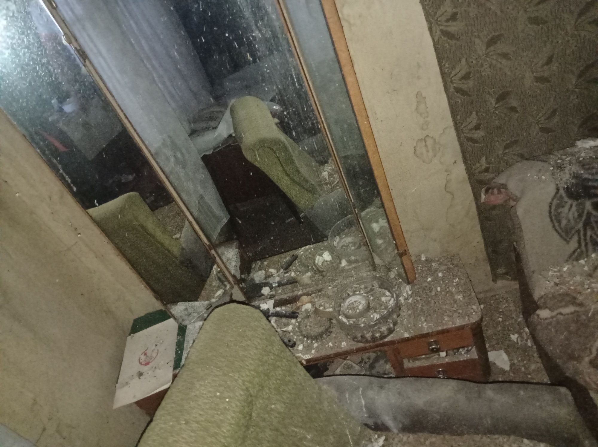 Opróżnianie piwnic strychów domów mieszkań wycinka wyburzenia dzialek