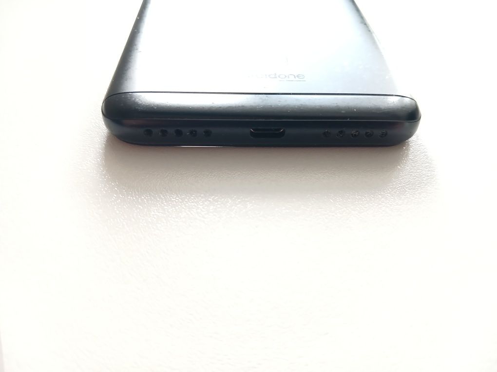 Телефон Xiaomi Mi A2 Lite 3/32GB