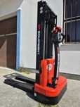 empilhador stacker elétricoo, usado como novo