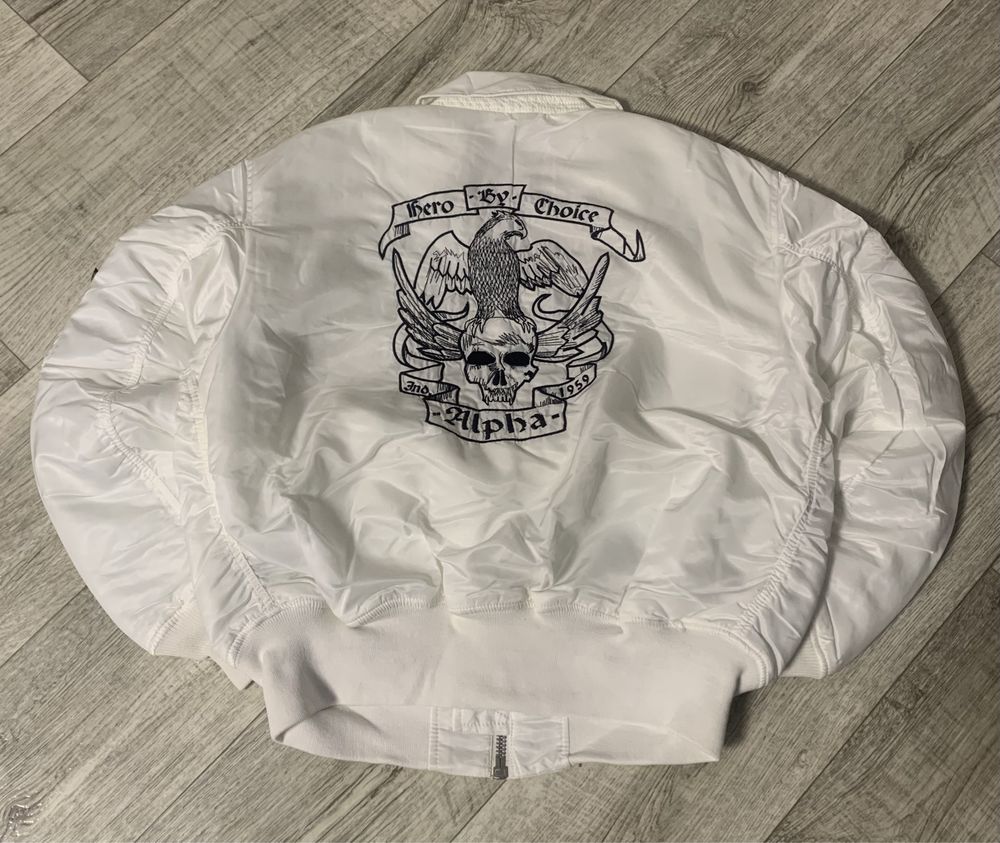 Бомбер Alpha Industries cwu 45 "HERO BY CHOICE" ma1
