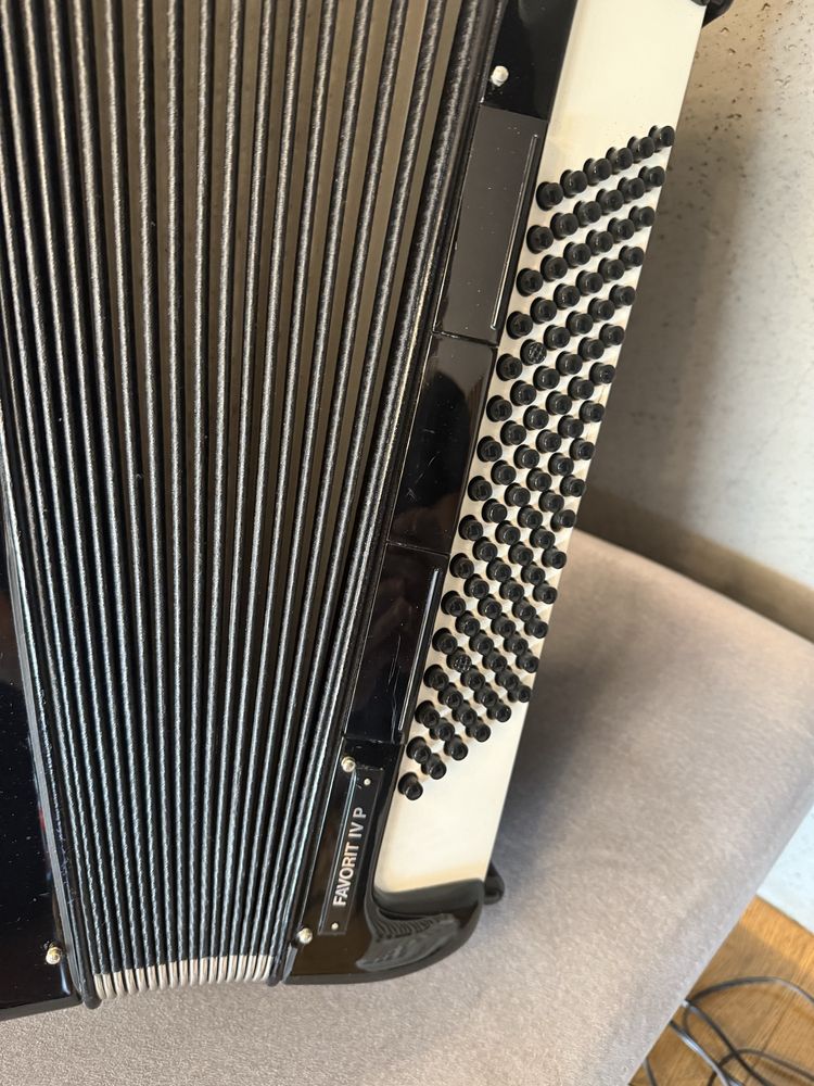 Akordeon hohner Favorit IV P 96 bas